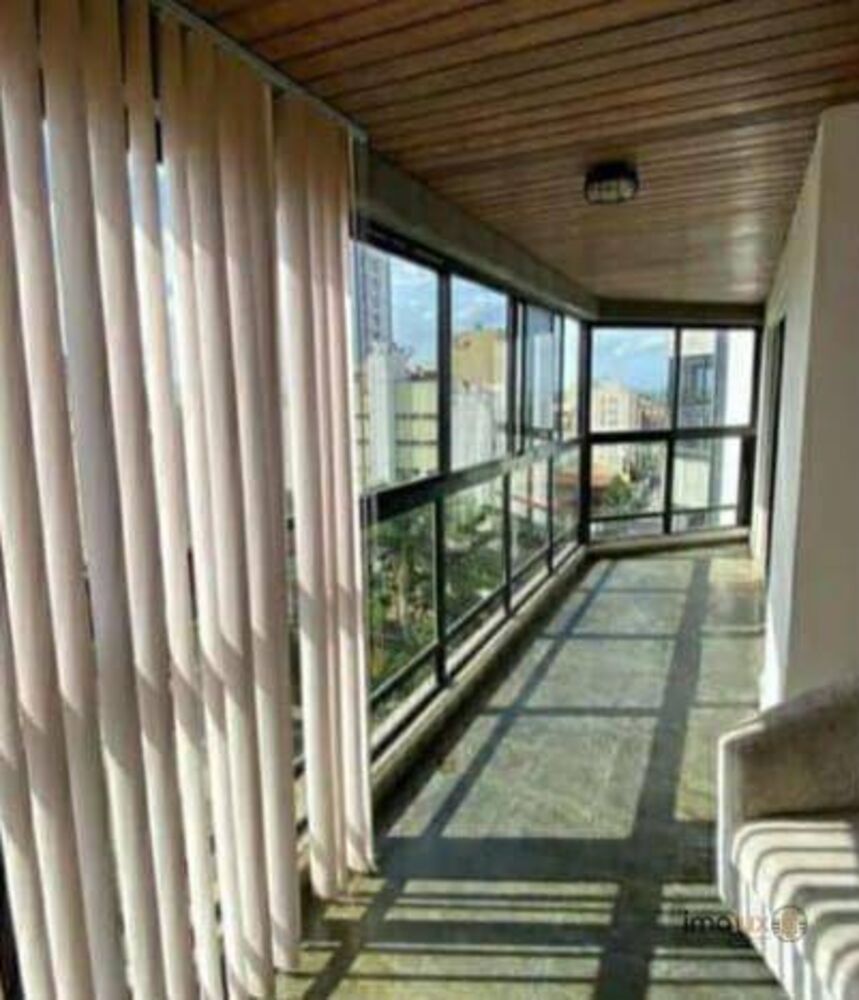 Apartamento à venda com 3 quartos, 220m² - Foto 2