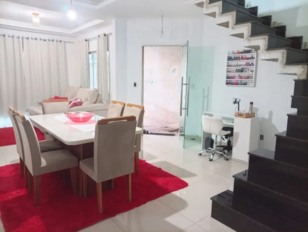 Casa, 4 quartos, 219 m² - Foto 1