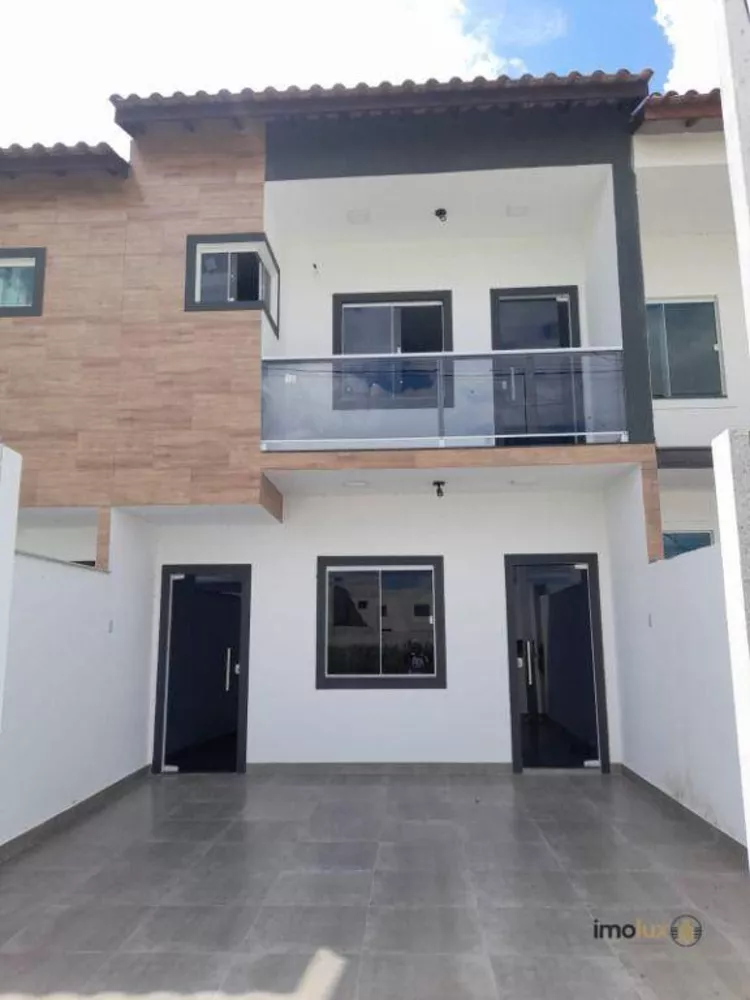 Casa à venda com 2 quartos, 130m² - Foto 1