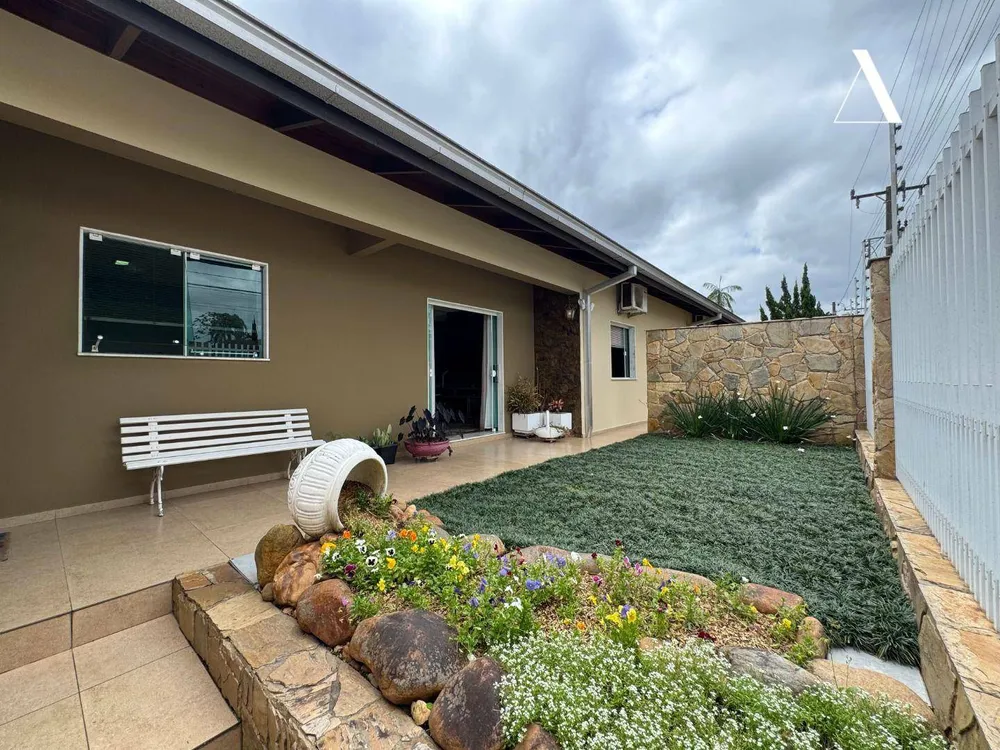 Casa, 4 quartos, 275 m² - Foto 1