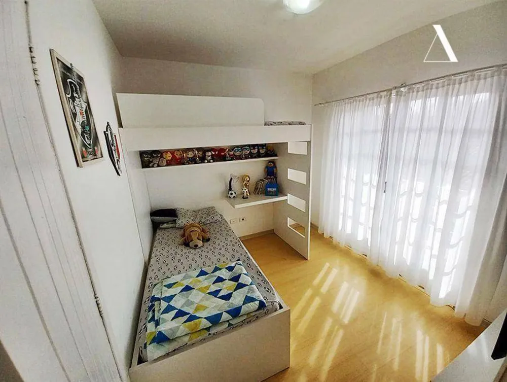 Casa, 3 quartos, 215 m² - Foto 1