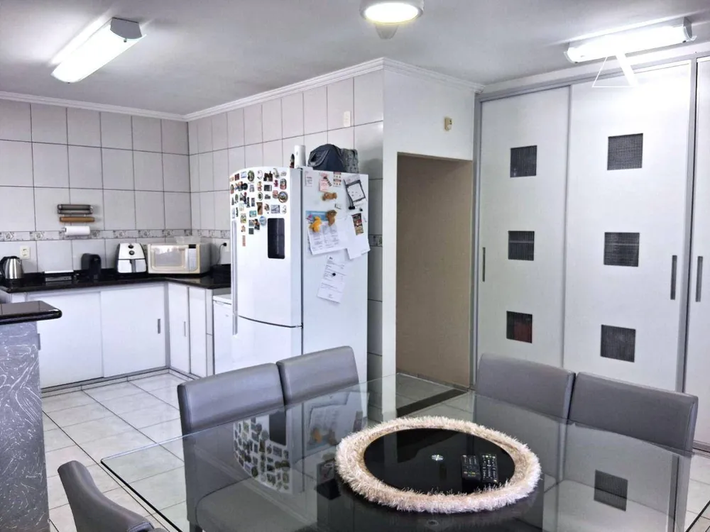 Casa, 5 quartos, 168 m² - Foto 2