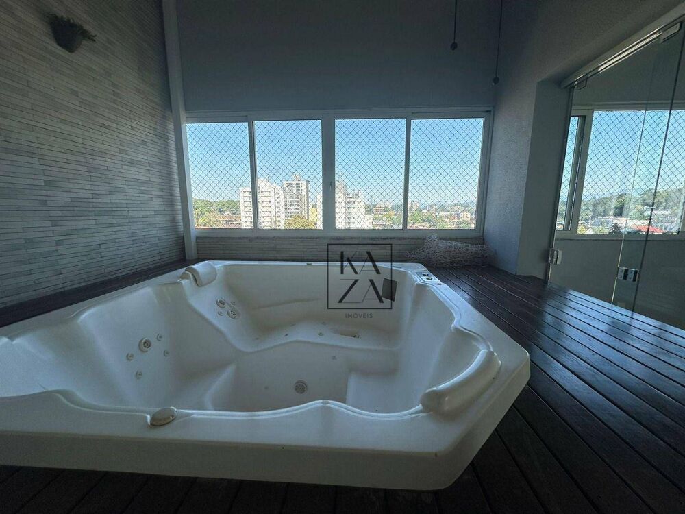 Cobertura à venda com 4 quartos, 219m² - Foto 2