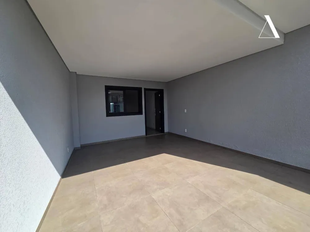 Casa, 3 quartos, 136 m² - Foto 2