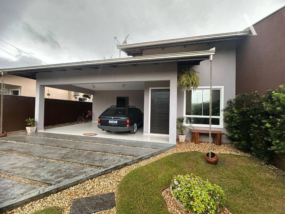 Casa à venda com 3 quartos, 150m² - Foto 1