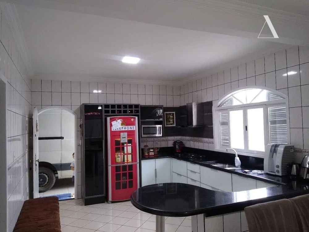 Casa, 4 quartos, 210 m² - Foto 9