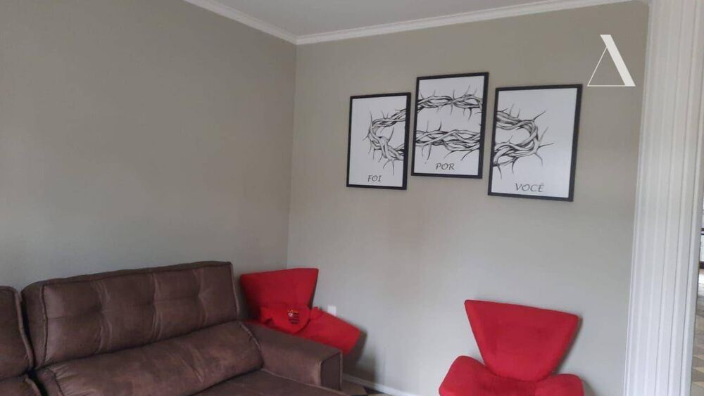 Casa à venda com 4 quartos, 210m² - Foto 1