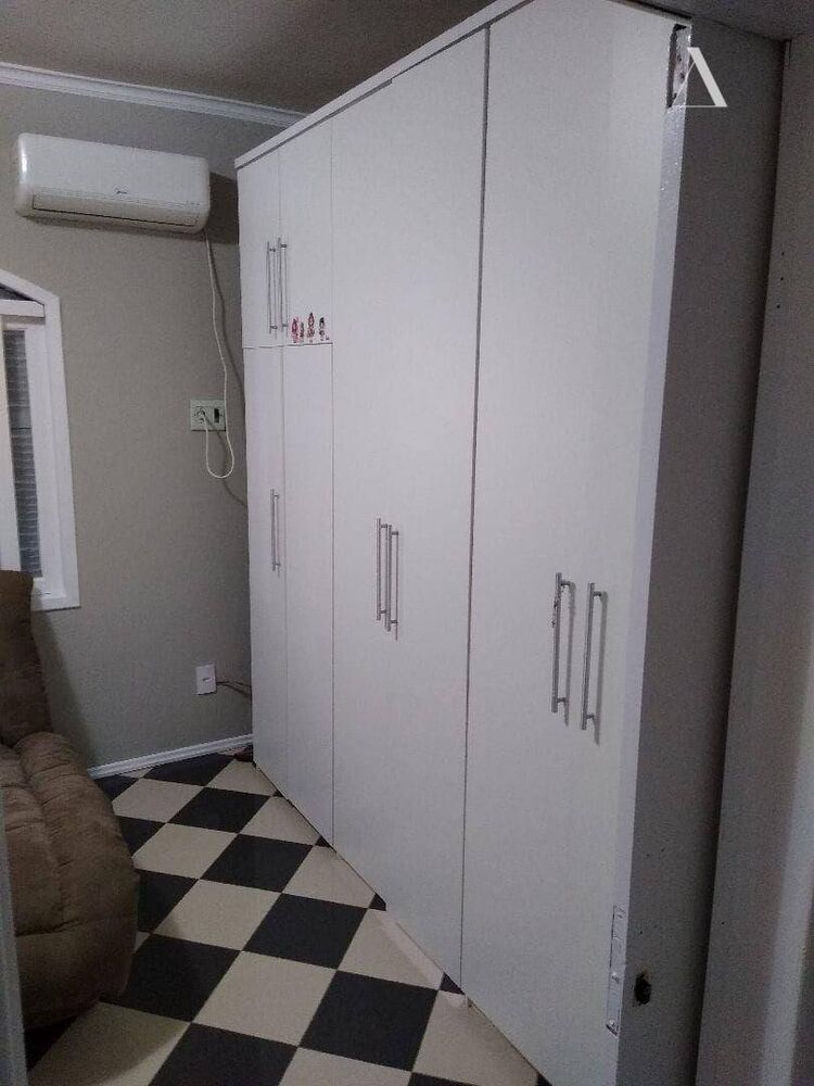Casa à venda com 4 quartos, 210m² - Foto 3