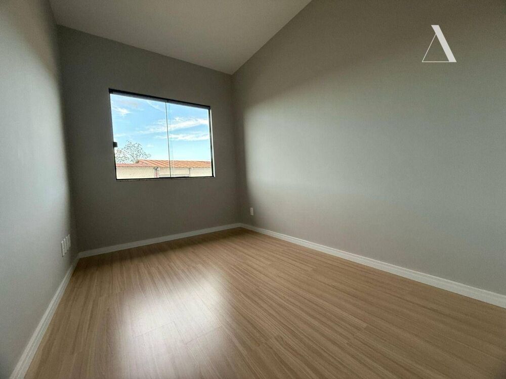 Casa à venda com 3 quartos, 102m² - Foto 4