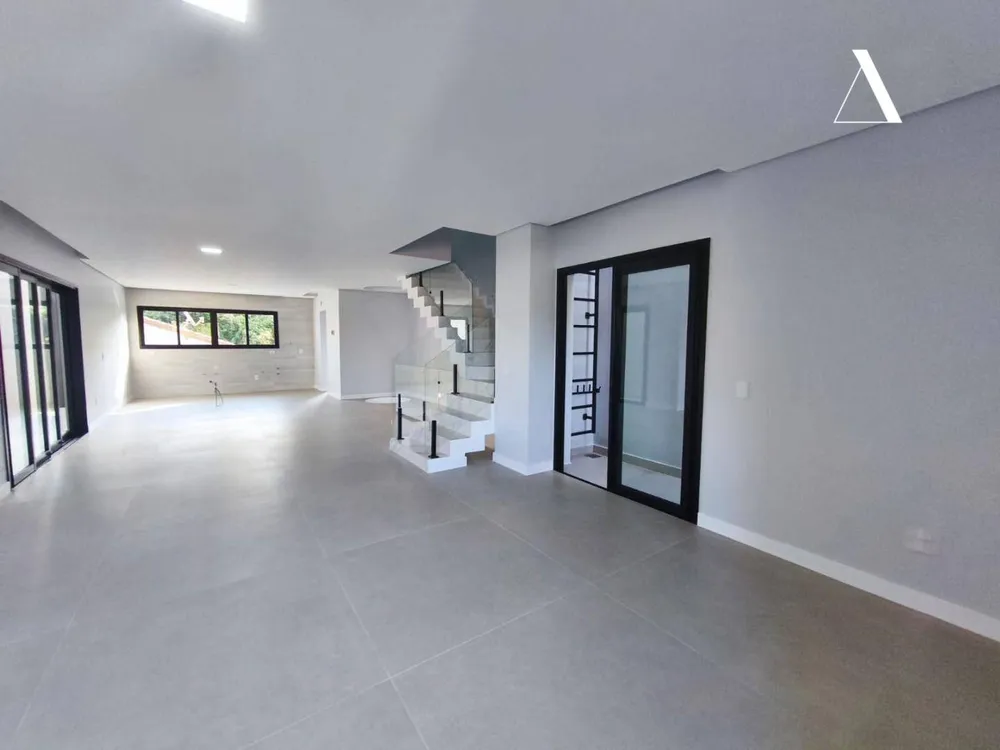 Casa, 3 quartos, 318 m² - Foto 1
