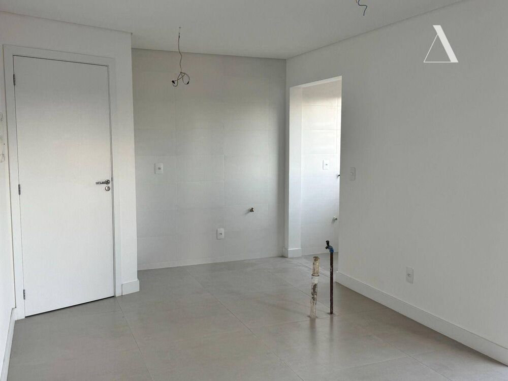 Apartamento à venda com 3 quartos, 80m² - Foto 1