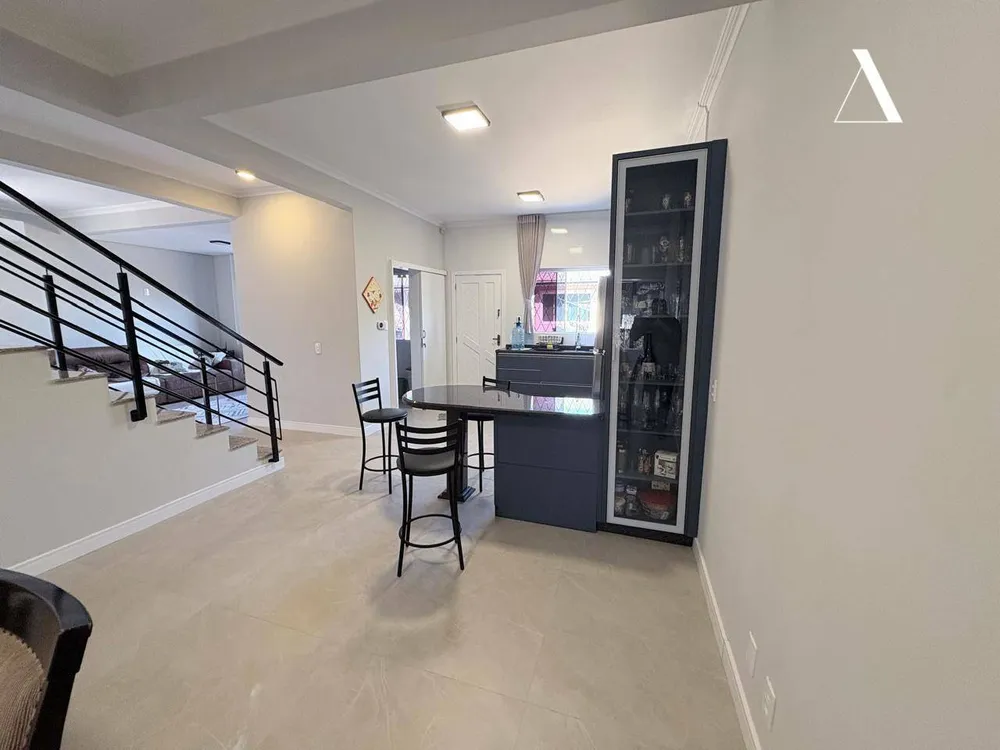 Casa, 3 quartos, 233 m² - Foto 2