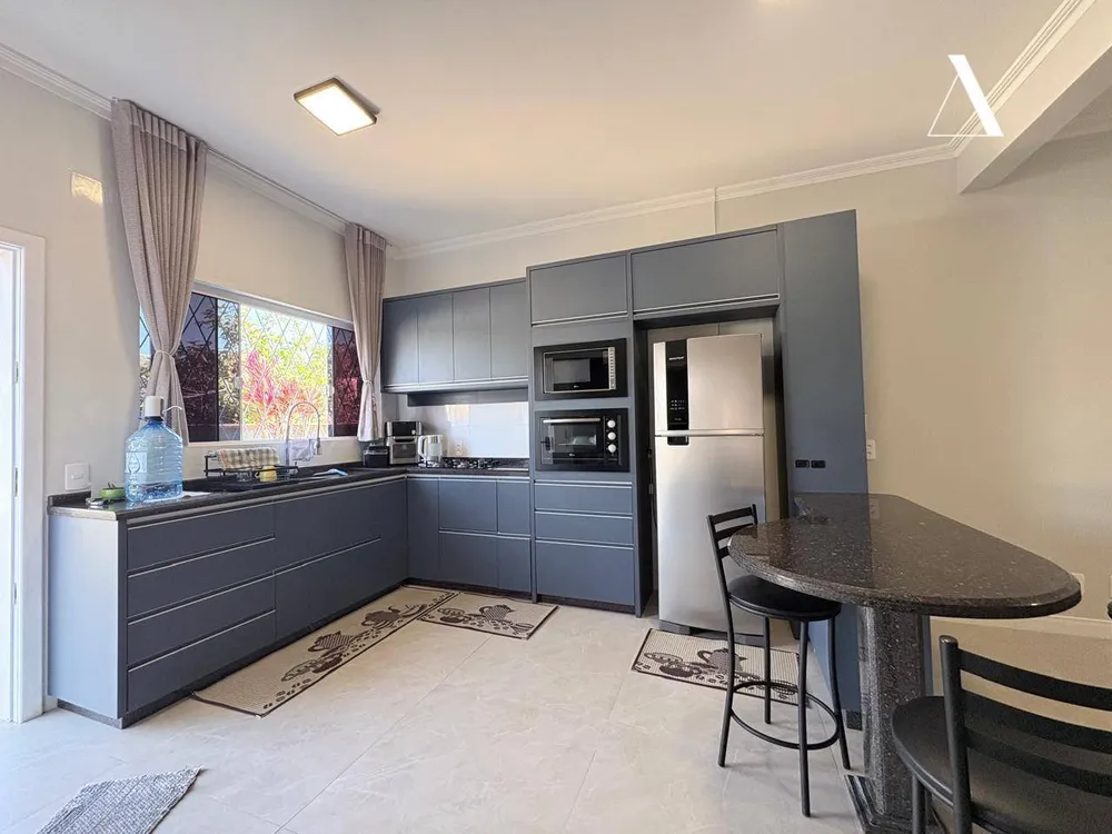 Casa, 3 quartos, 233 m² - Foto 3