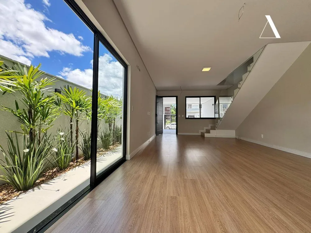 Casa, 3 quartos, 171 m² - Foto 1