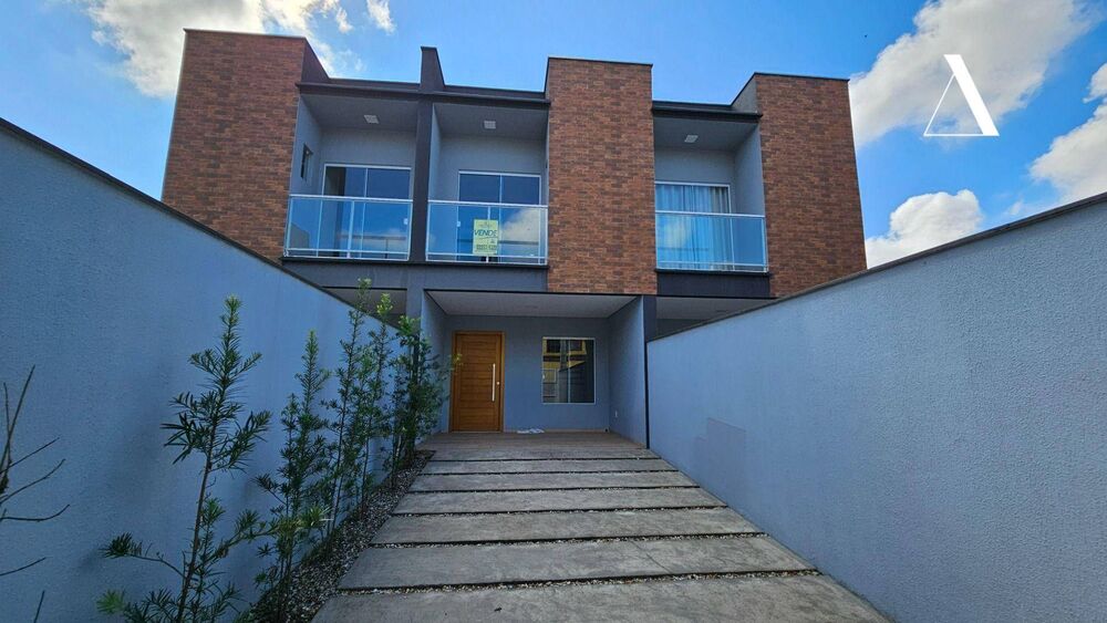 Casa à venda com 3 quartos, 107m² - Foto 1