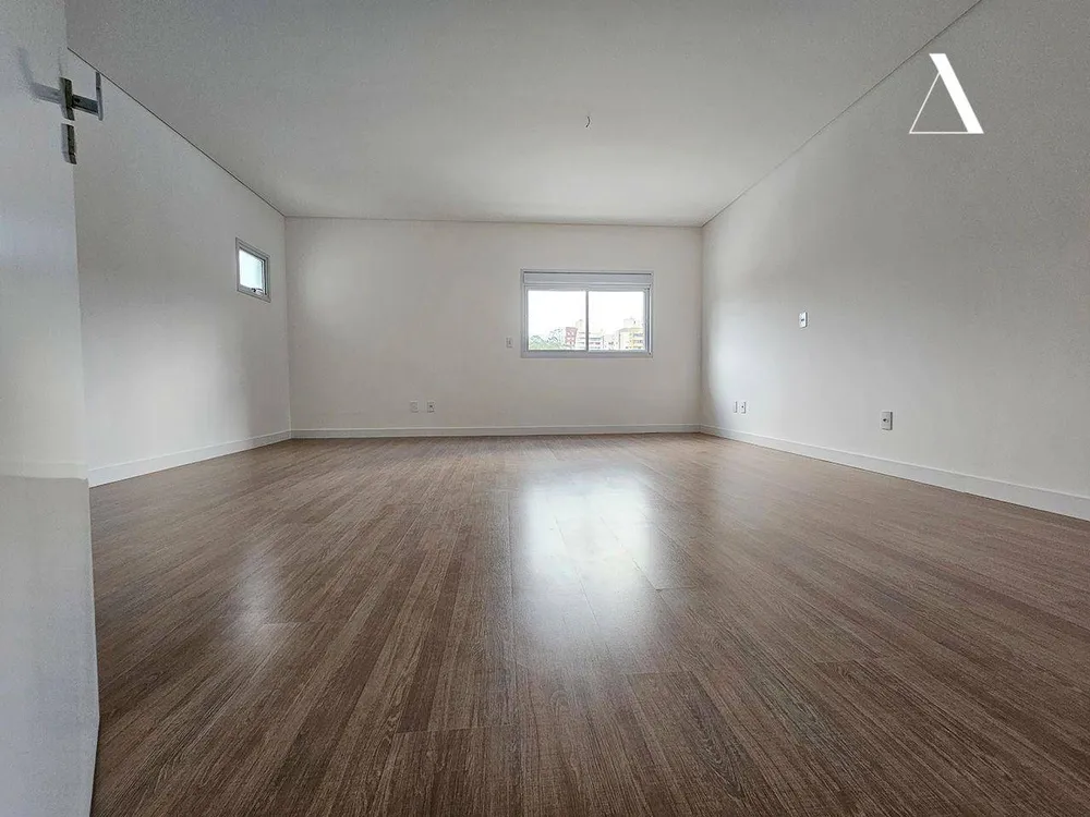 Casa, 4 quartos, 270 m² - Foto 2