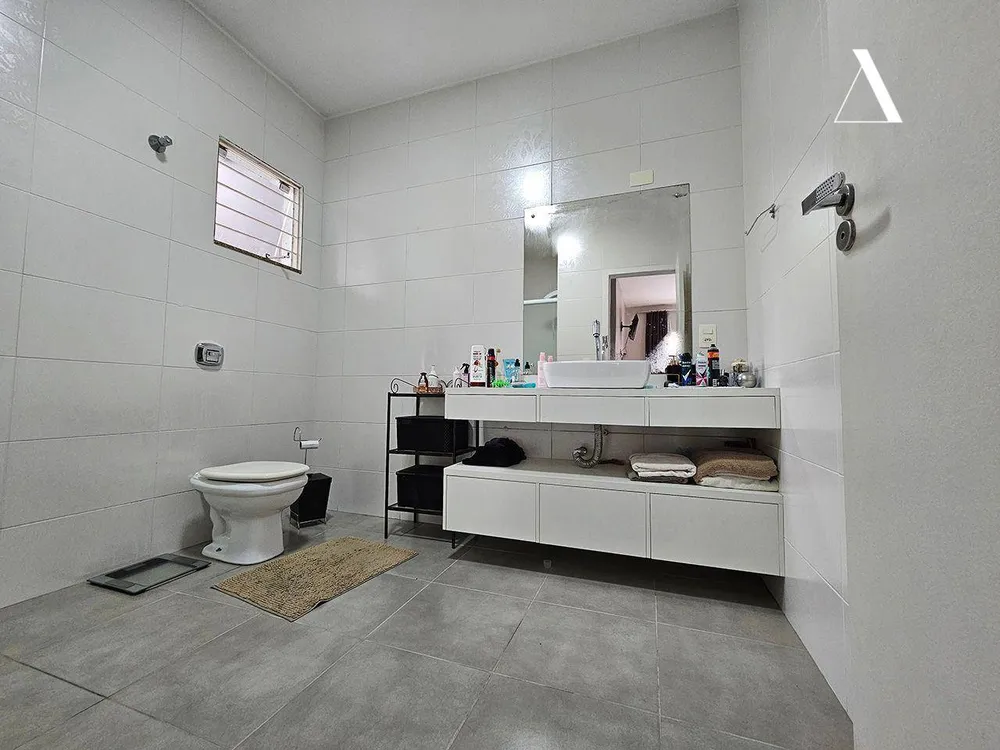 Casa, 4 quartos, 247 m² - Foto 1