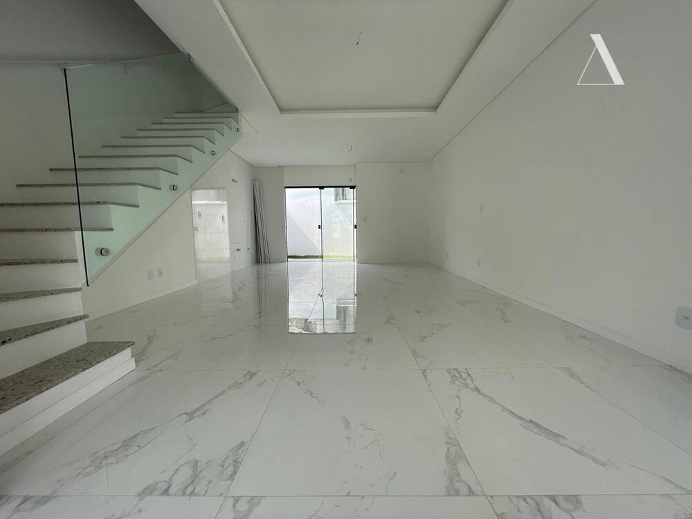 Casa, 3 quartos, 111 m² - Foto 2