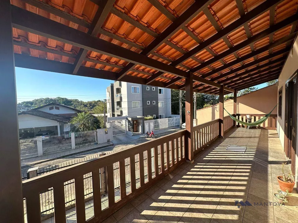 Casa, 3 quartos, 196 m² - Foto 1