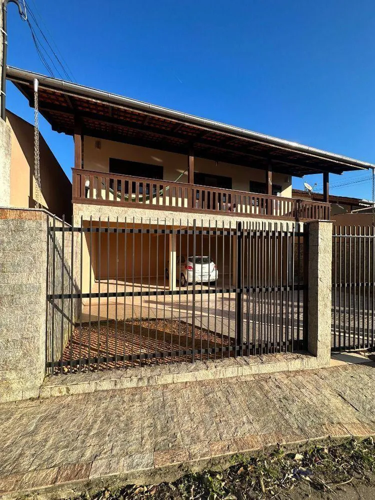 Casa, 3 quartos, 196 m² - Foto 2