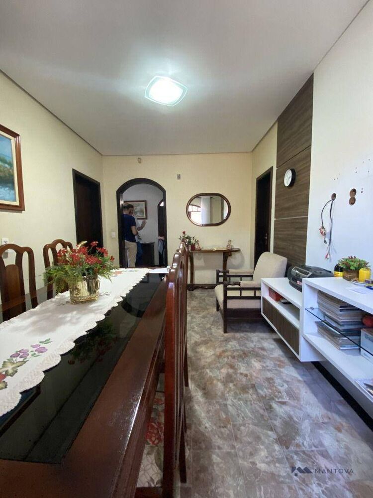 Casa, 4 quartos, 330 m² - Foto 5