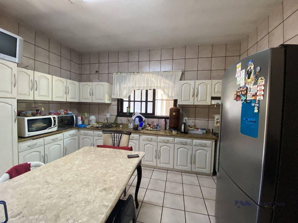 Casa, 4 quartos, 330 m² - Foto 9