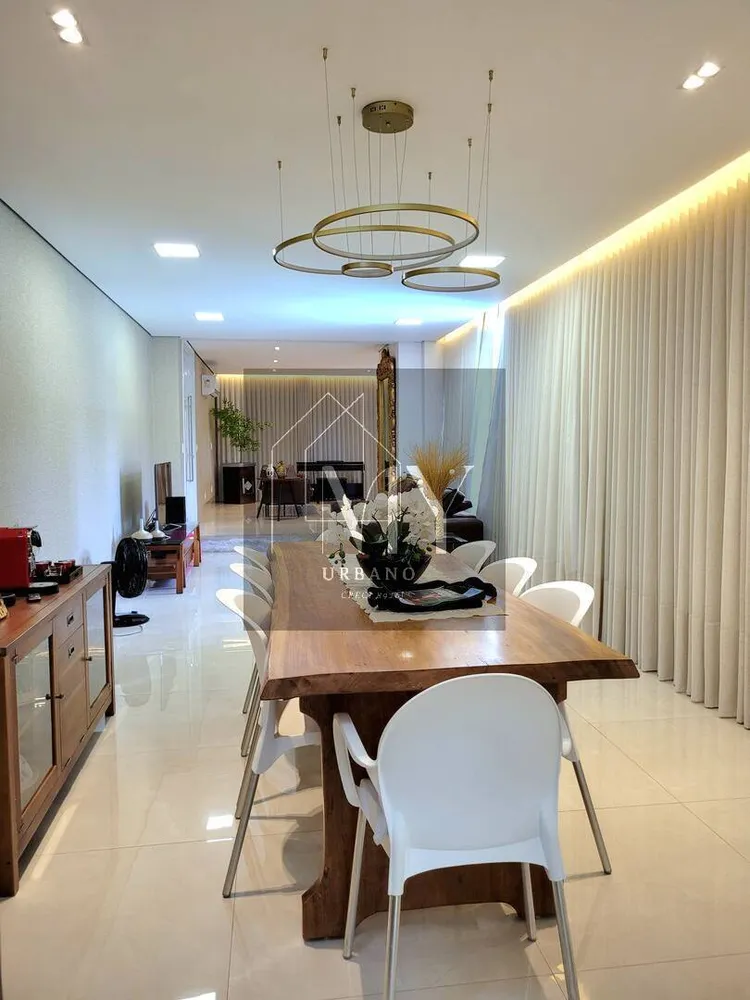 Casa, 5 quartos, 317 m² - Foto 2
