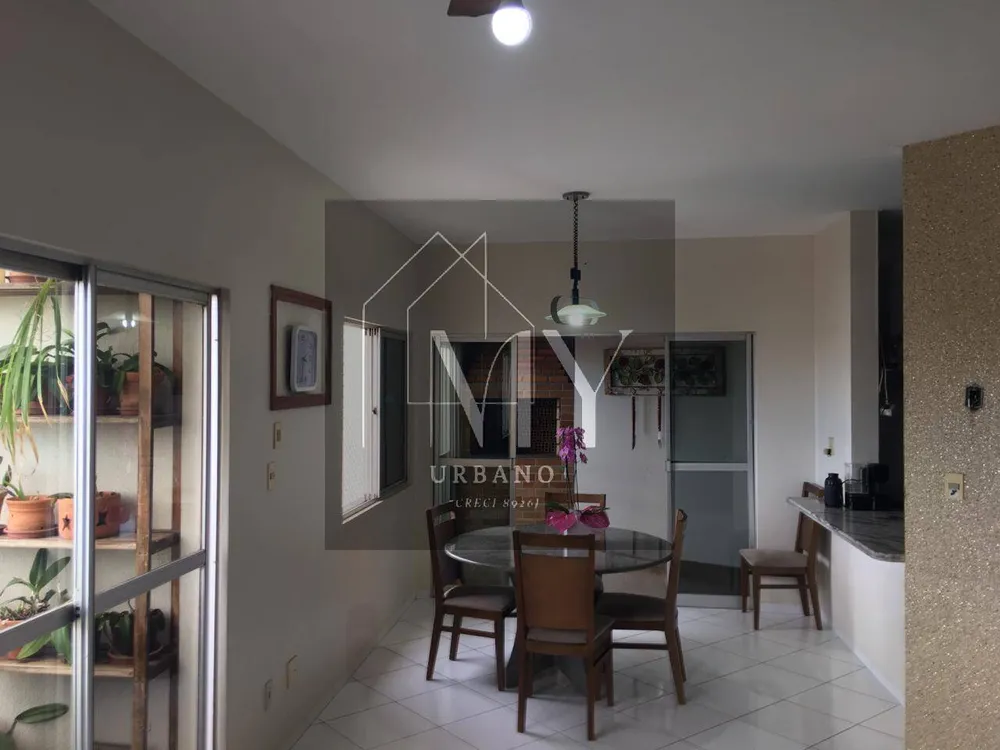 Apartamento, 3 quartos, 215 m² - Foto 1