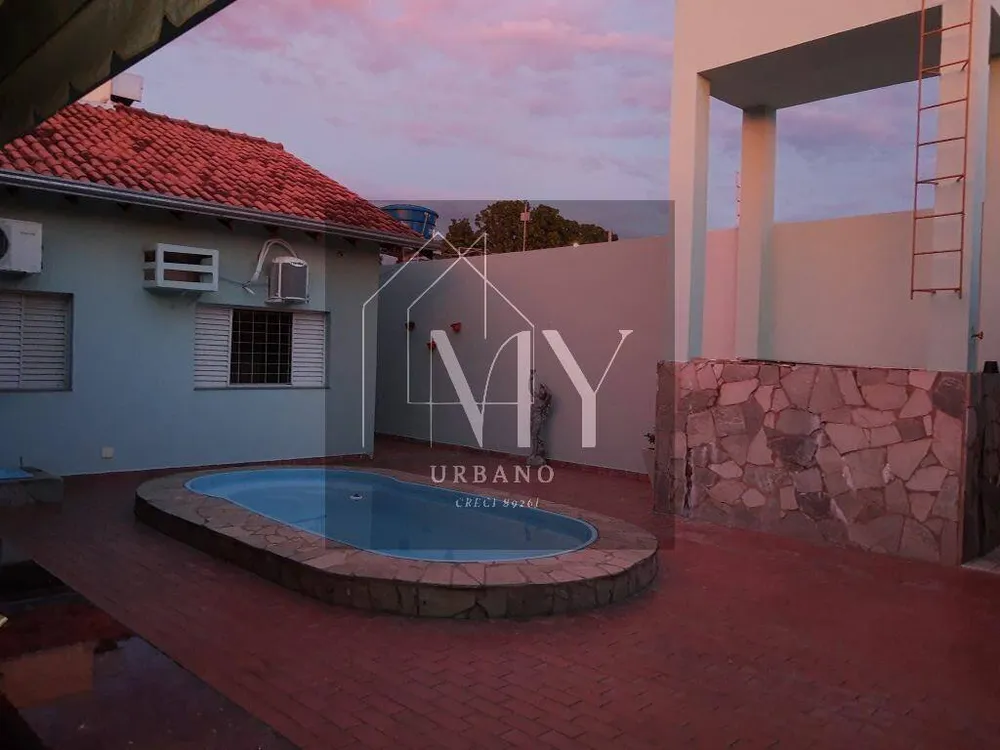 Casa, 4 quartos, 230 m² - Foto 1