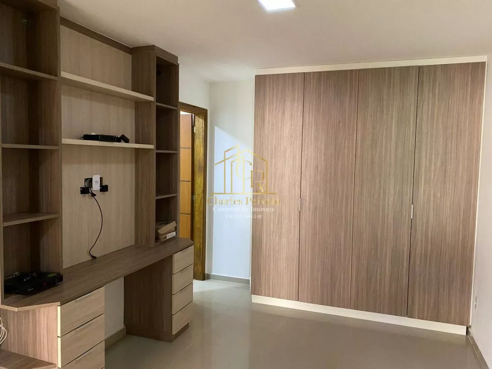 Casa, 4 quartos, 330 m² - Foto 1