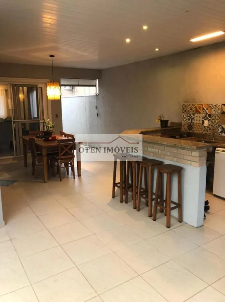 Casa, 4 quartos, 240 m² - Foto 1