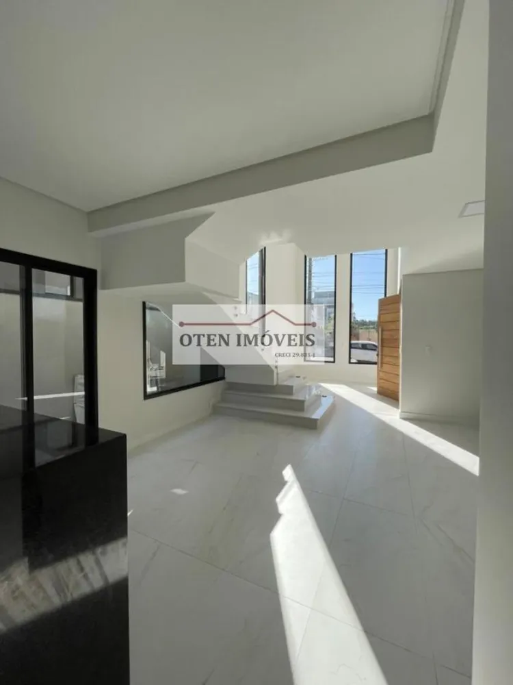 Casa, 4 quartos, 220 m² - Foto 1