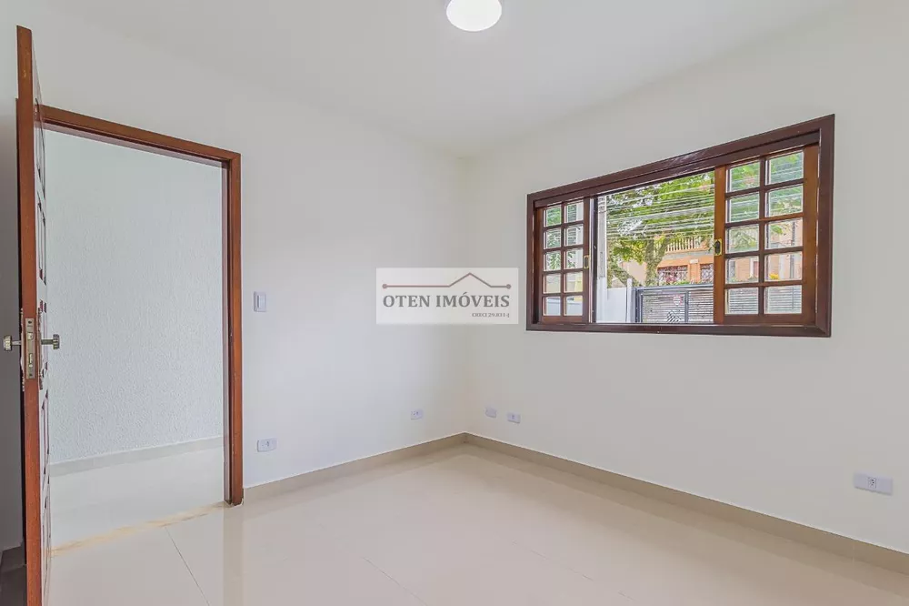 Casa à venda com 2 quartos, 125m² - Foto 2