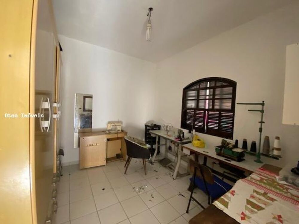 Casa à venda com 3 quartos, 252m² - Foto 4