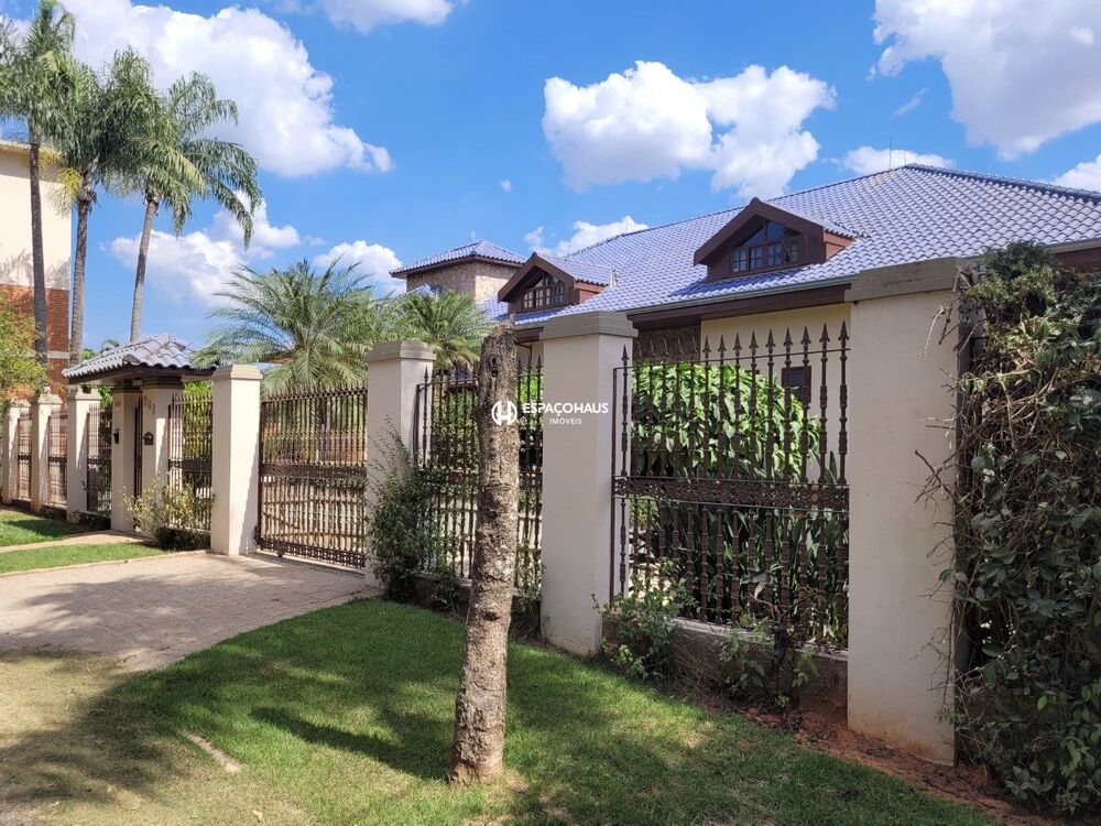 Chácara à venda com 5 quartos, 739m² - Foto 1