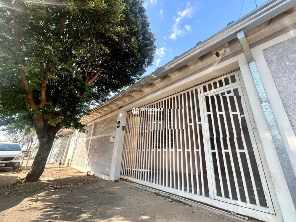 Casa, 3 quartos, 226 m² - Foto 1