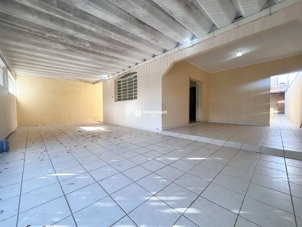 Casa, 3 quartos, 226 m² - Foto 3