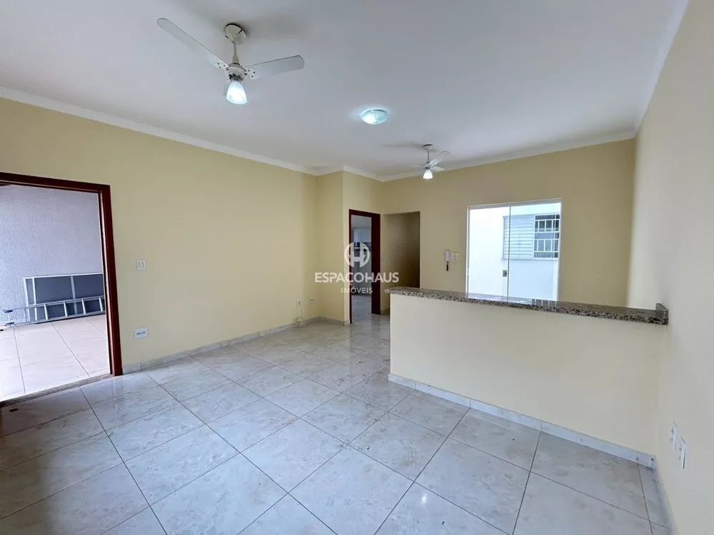 Casa à venda com 3 quartos, 180m² - Foto 6