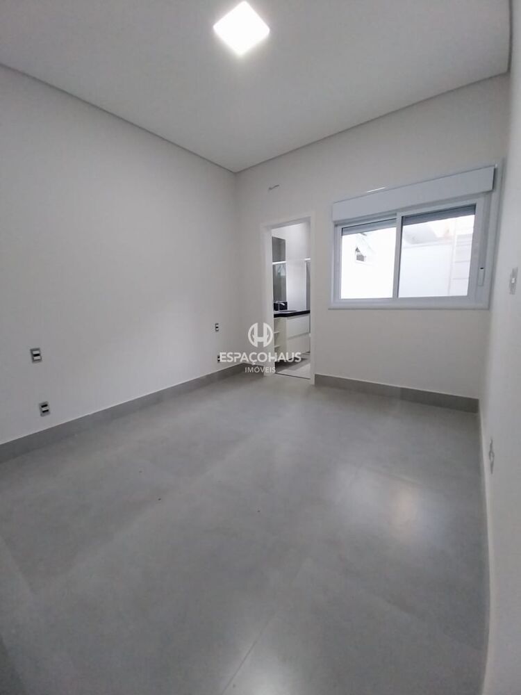 Casa de Condomínio à venda com 3 quartos, 155m² - Foto 2