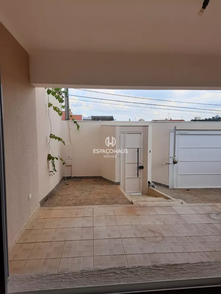 Casa à venda com 2 quartos, 139m² - Foto 3