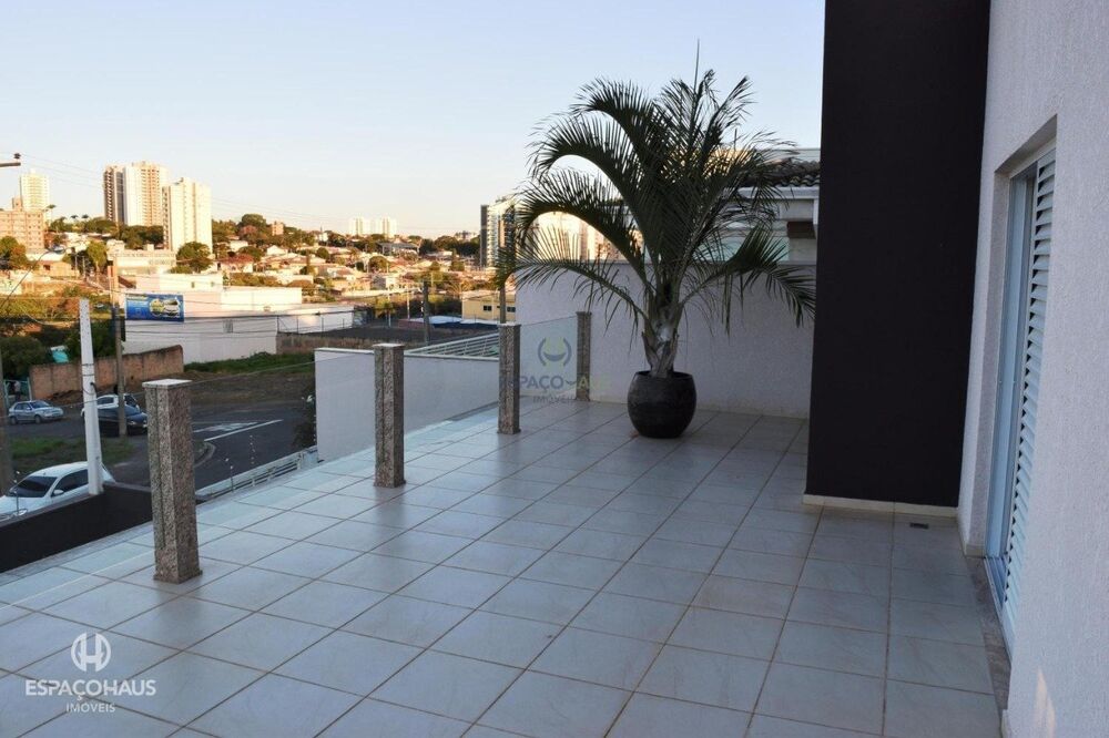 Casa, 5 quartos, 323 m² - Foto 3