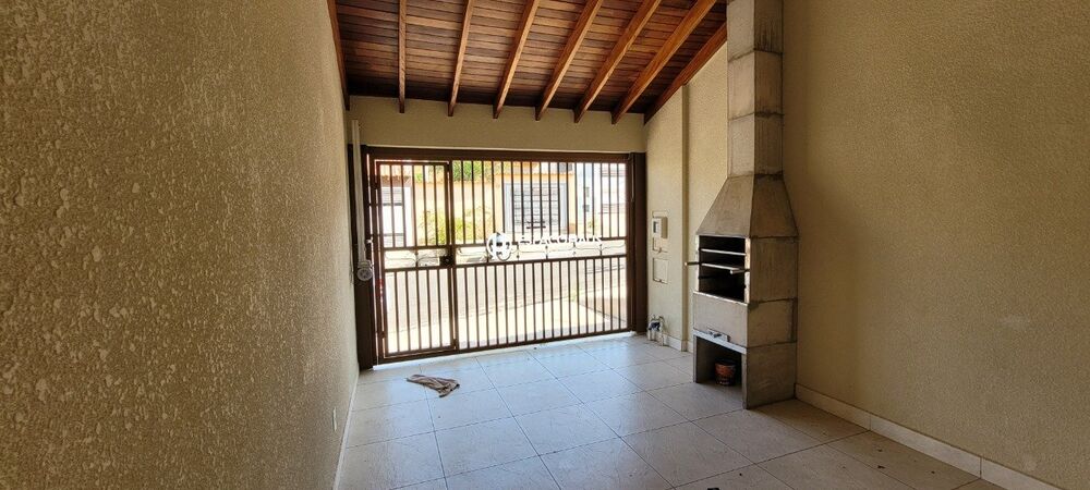 Casa para alugar com 2 quartos, 72m² - Foto 2