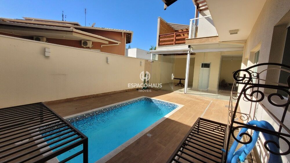 Casa de Condomínio à venda e aluguel com 4 quartos, 304m² - Foto 1