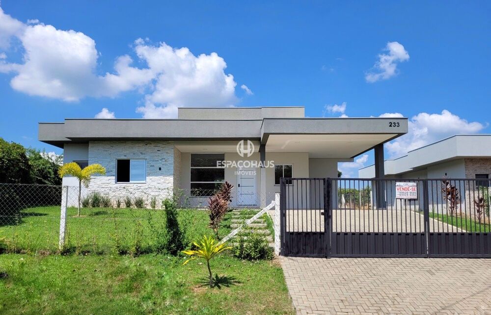 Chácara à venda com 3 quartos, 254m² - Foto 1