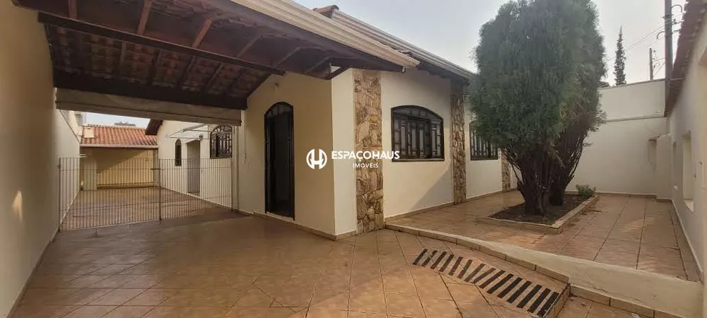 Casa para alugar com 4 quartos, 200m² - Foto 1