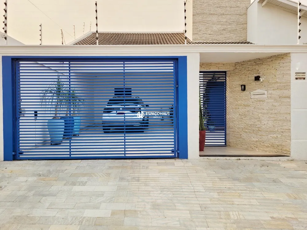 Casa, 3 quartos, 217 m² - Foto 1