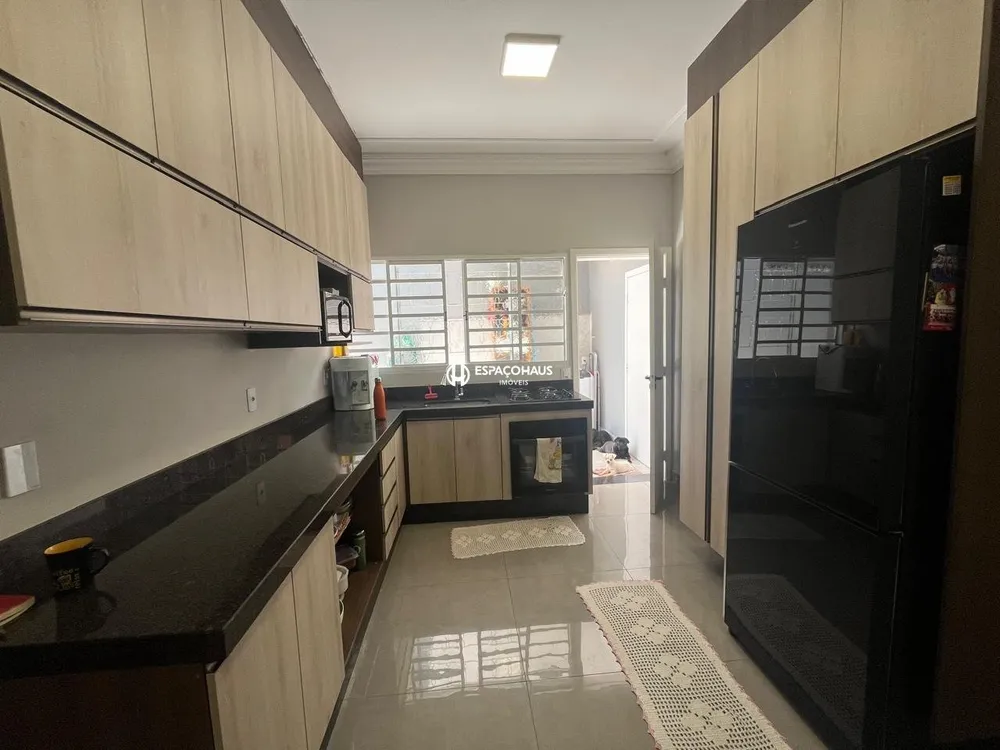 Casa, 3 quartos, 190 m² - Foto 2
