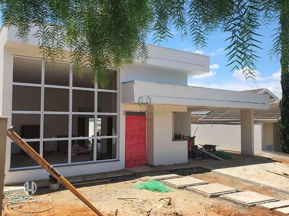 Casa de Condomínio à venda com 4 quartos, 273m² - Foto 2