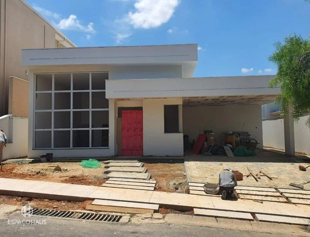 Casa de Condomínio à venda com 4 quartos, 273m² - Foto 1