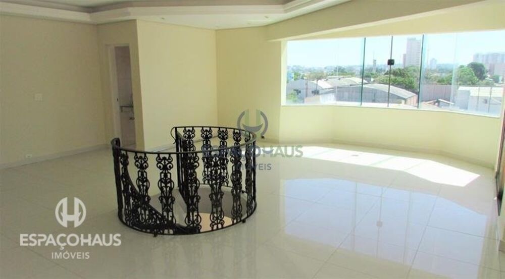 Cobertura à venda com 3 quartos, 202m² - Foto 1